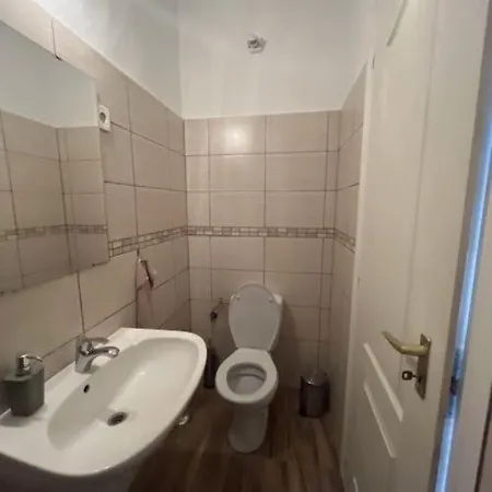 Vecsey Apartament *