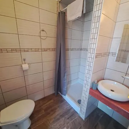 Vecsey Apartament *